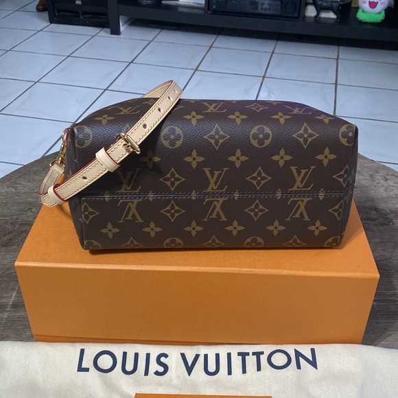 Louis Vuitton Monogram Boetié PM Size Bag NWT - Picture 10 of 15